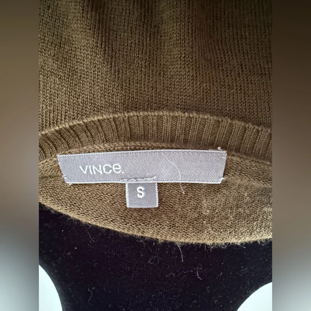 Vince  cashmere silk Olive‎ Knit Sweater